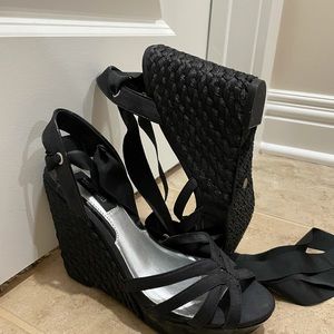 WHBM ribbon tie wedges